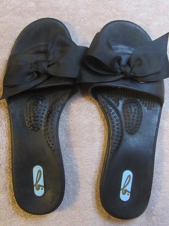 OKA b. Shoes - OKA-b shoes that love you black spa slides w. grosgrain removable bow sz M